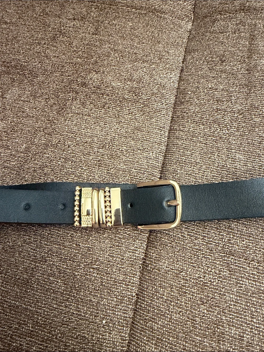 Women’s Black Faux Leather Skinny Belt with Gold Buckle – Size 28